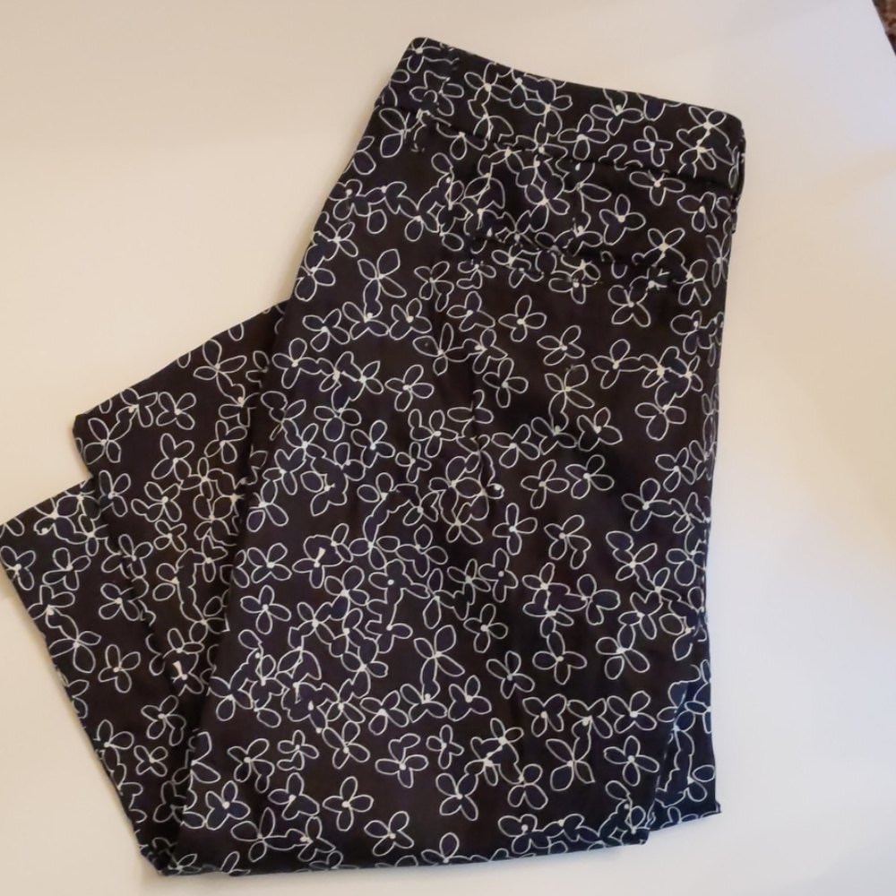 St. John's Bay Secretly Slender Crop Pants-Sz 14 View 6